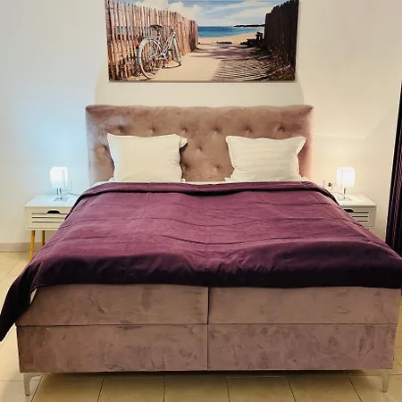 Villa Holiday בית הארחה בלצ'יק