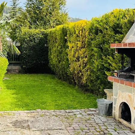 Villa Holiday בית הארחה