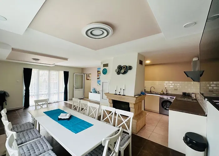 Villa Holiday Πανσιόν